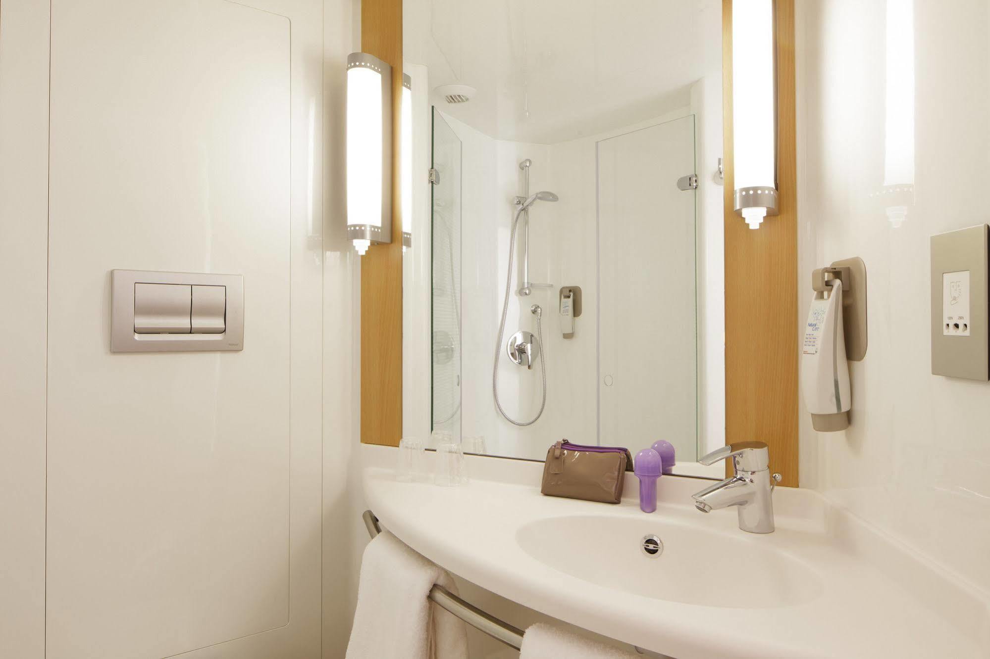 Ibis London Hotel 3*